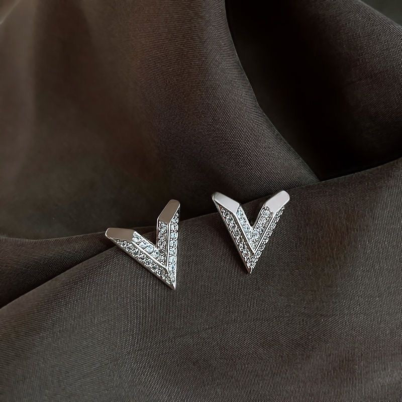 Wine Red Bean-shaped Stud Earrings Retro