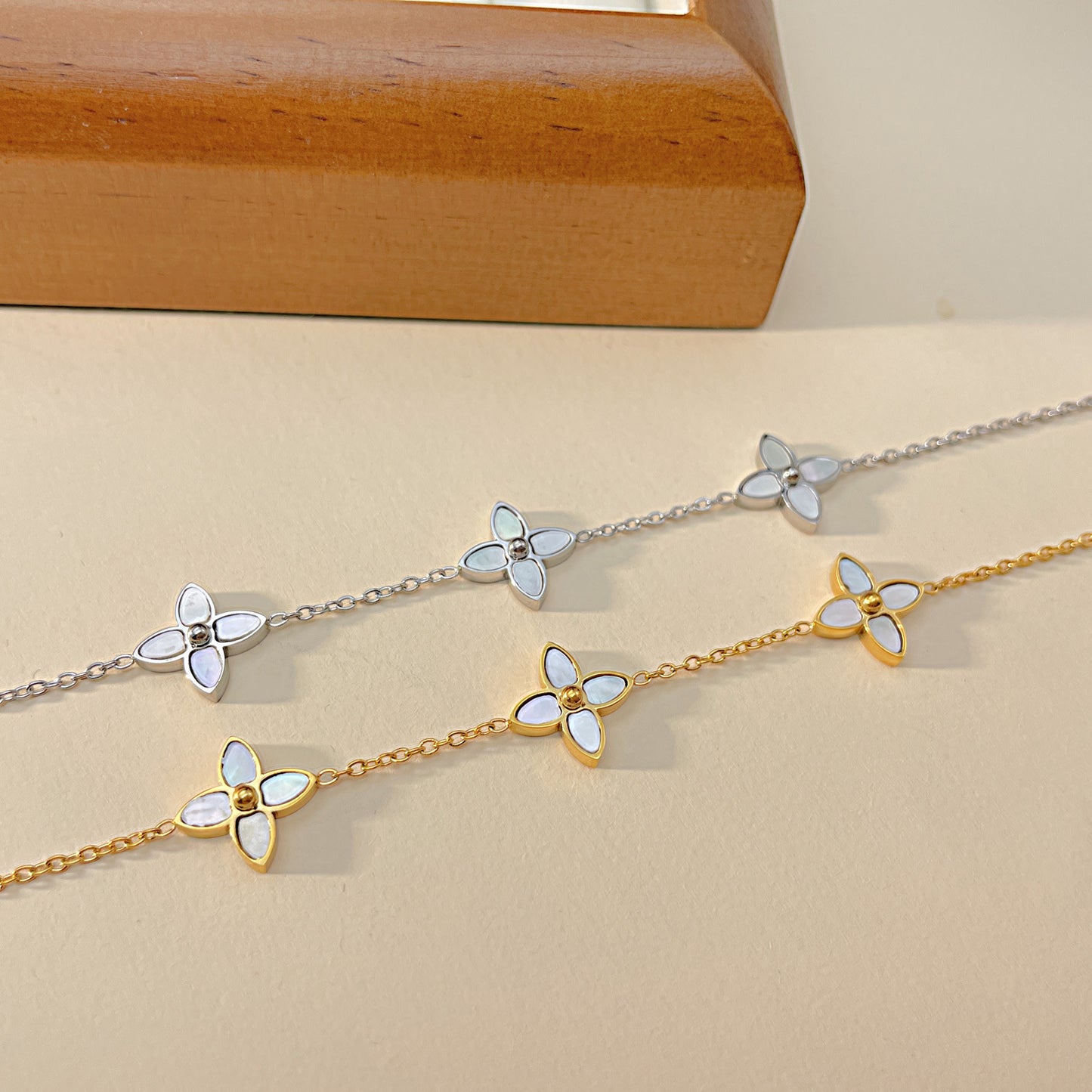 Special-interest Design All-match Clover All-match Bracelet Women