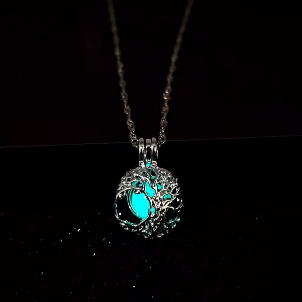 Hollow Open Lucky Tree Noctilucent Necklace Women