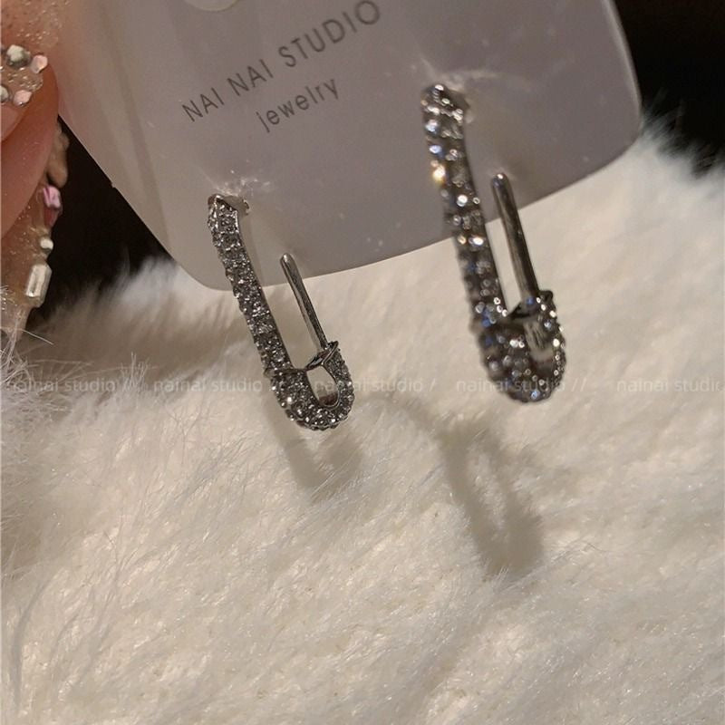 Wine Red Bean-shaped Stud Earrings Retro