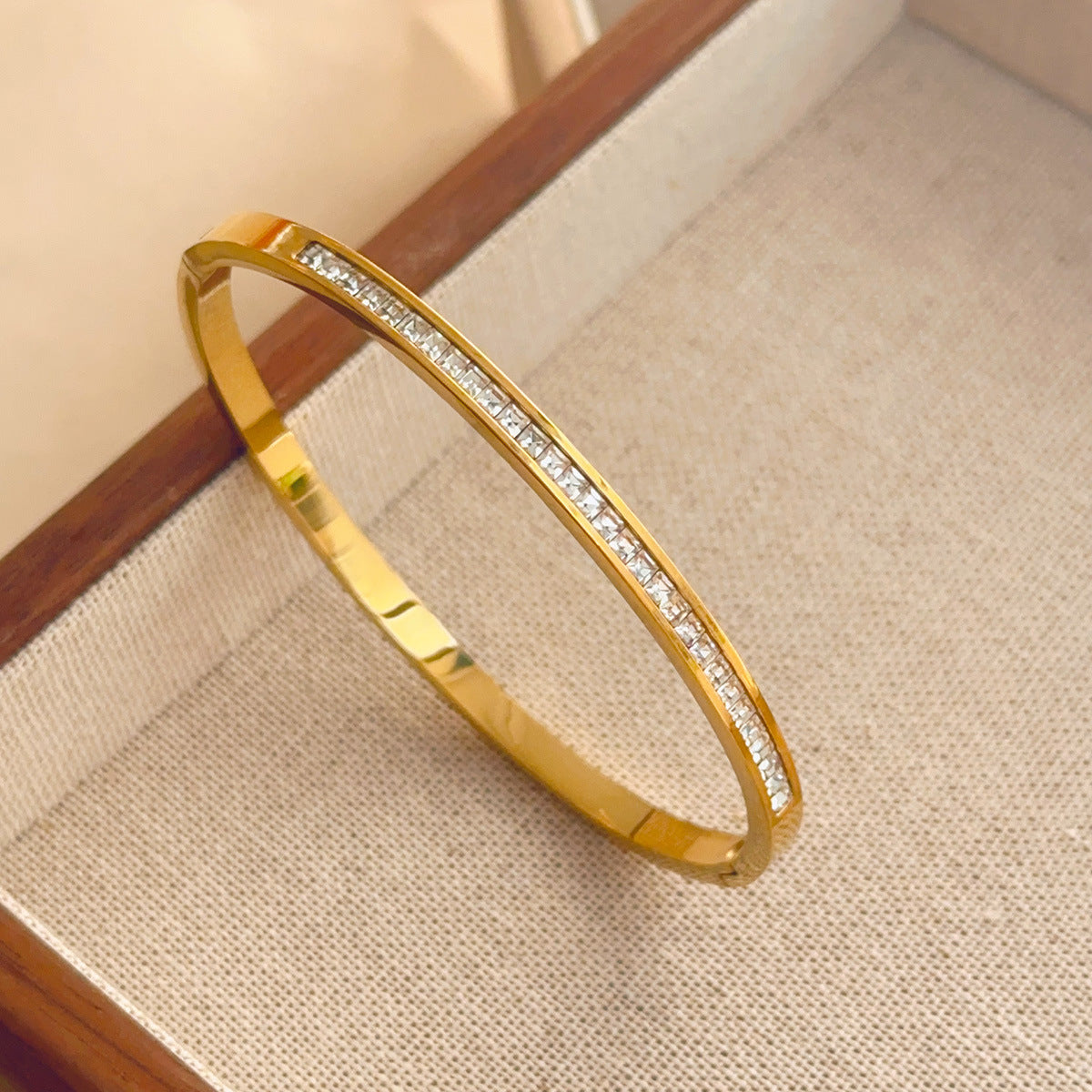 Mid-ancient Light Luxury Zircon Bracelet Niche Temperament Women