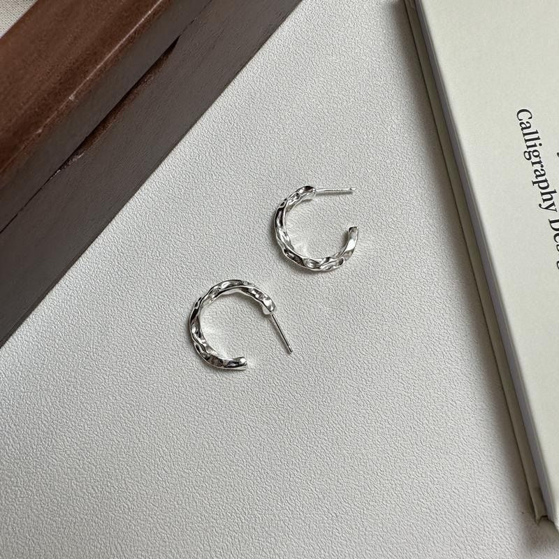 Wine Red Bean-shaped Stud Earrings Retro