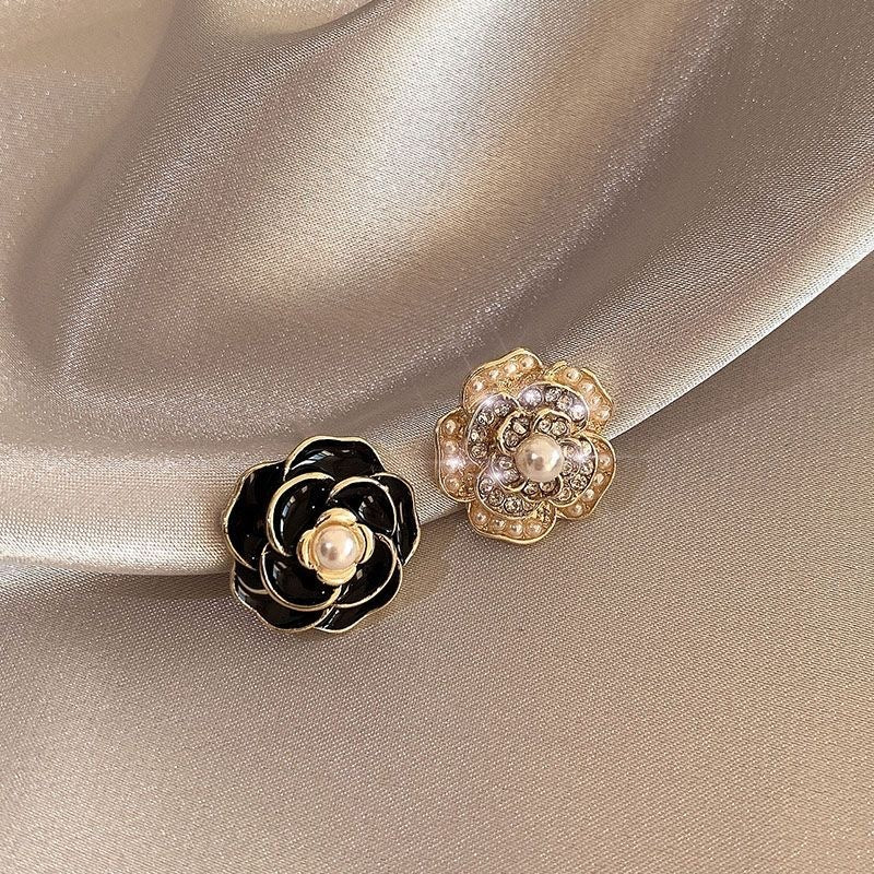 Wine Red Bean-shaped Stud Earrings Retro